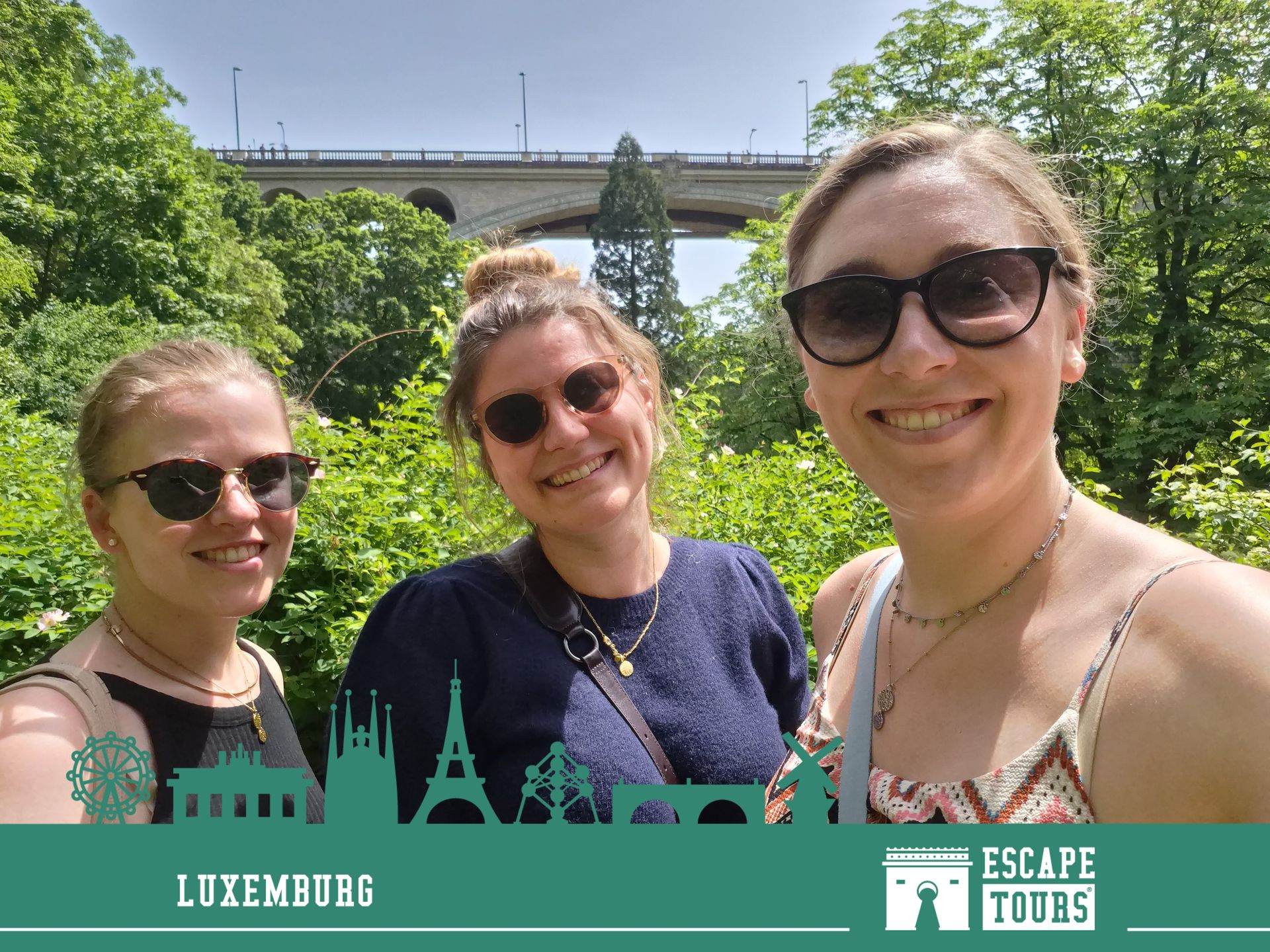 Record time: Travel-Girls